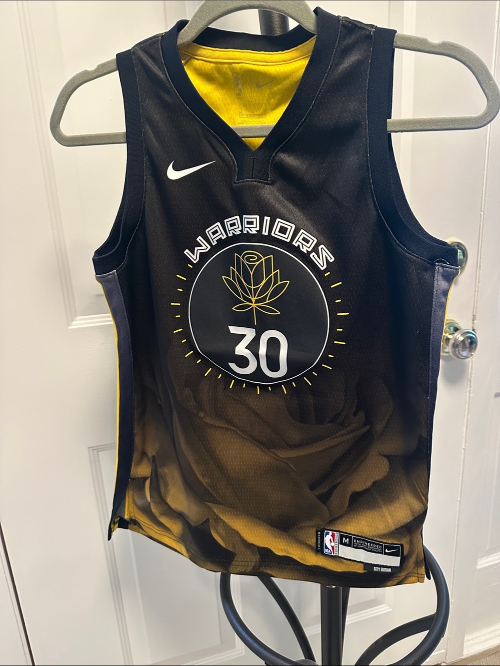 Nike Golden State Warriors Black and Yellow Stephen Curry #30 Jersey - Kids